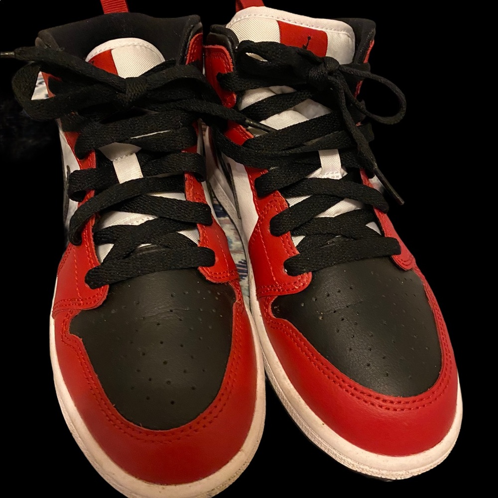 Jordan 1 Mid